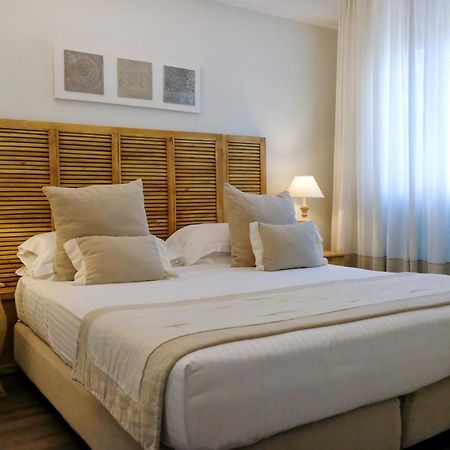 Residence Lungomare - Charming Apartments Riccione Eksteriør billede