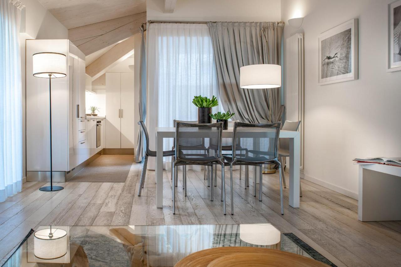 Residence Lungomare - Charming Apartments Riccione Eksteriør billede