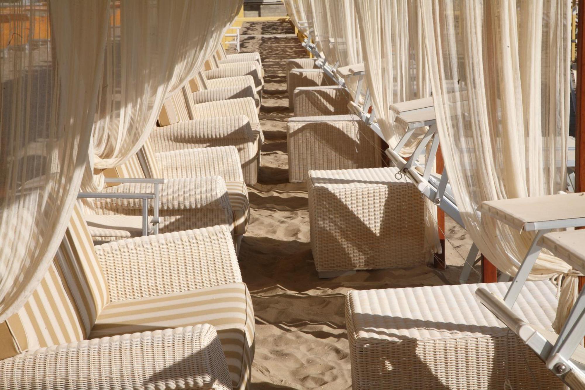 Residence Lungomare - Charming Apartments Riccione Eksteriør billede