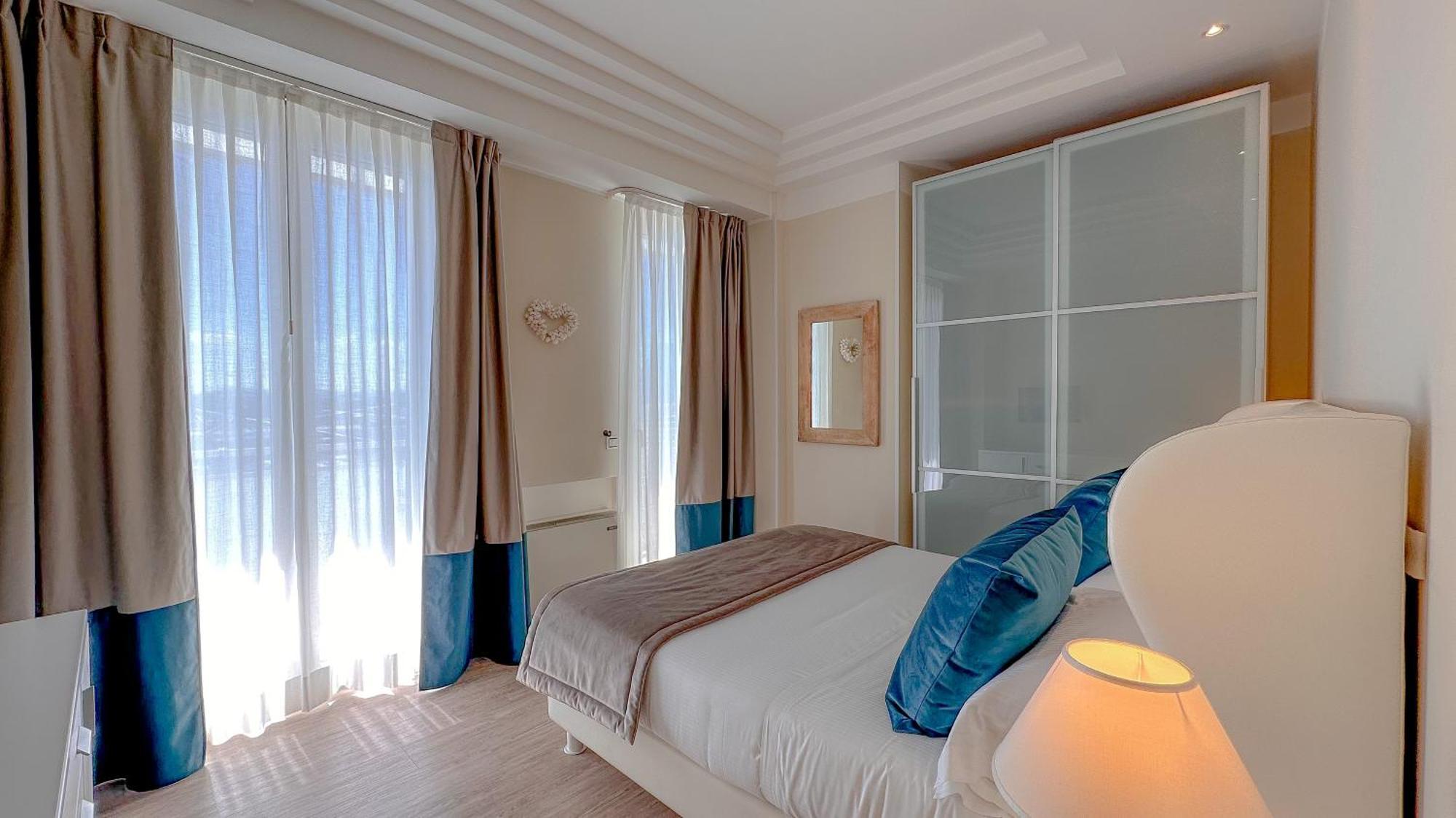 Residence Lungomare - Charming Apartments Riccione Værelse billede