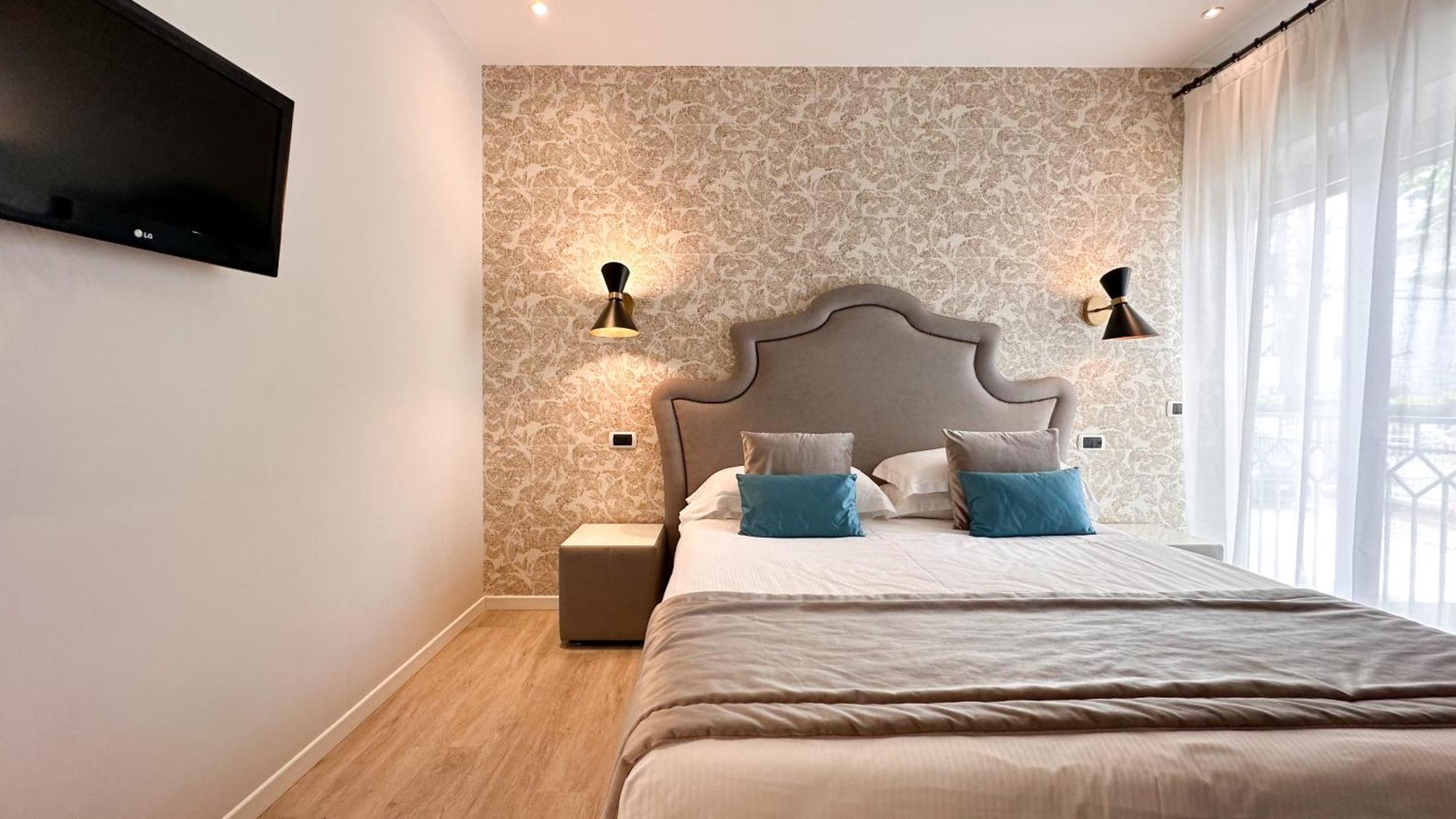 Residence Lungomare - Charming Apartments Riccione Eksteriør billede