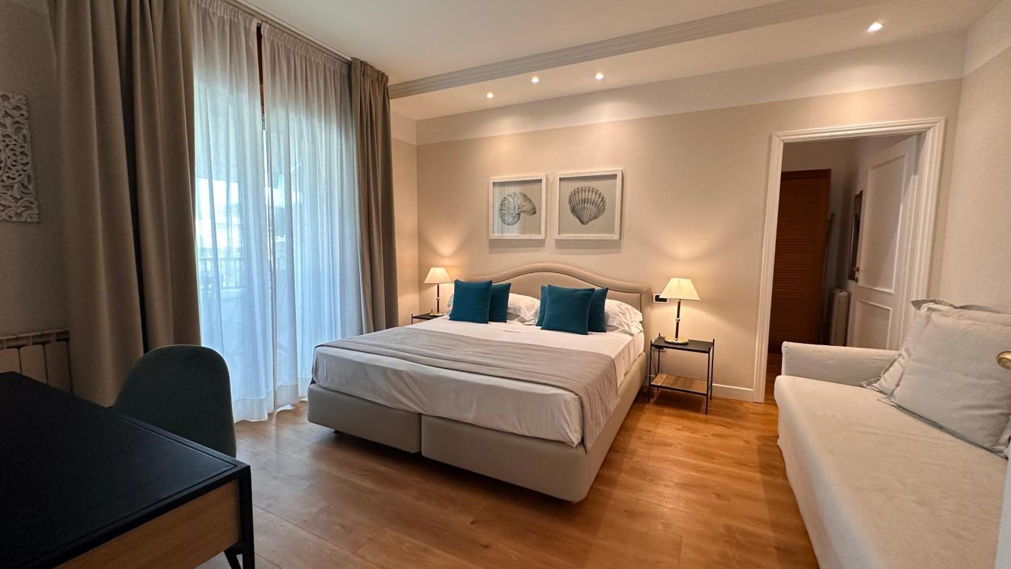 Residence Lungomare - Charming Apartments Riccione Eksteriør billede