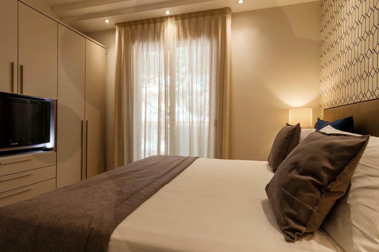 Residence Lungomare - Charming Apartments Riccione Eksteriør billede