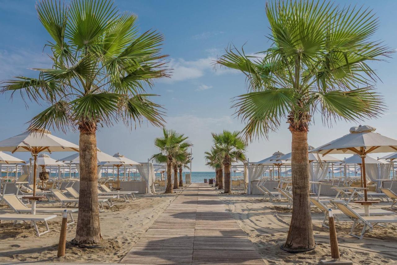 Residence Lungomare - Charming Apartments Riccione Eksteriør billede