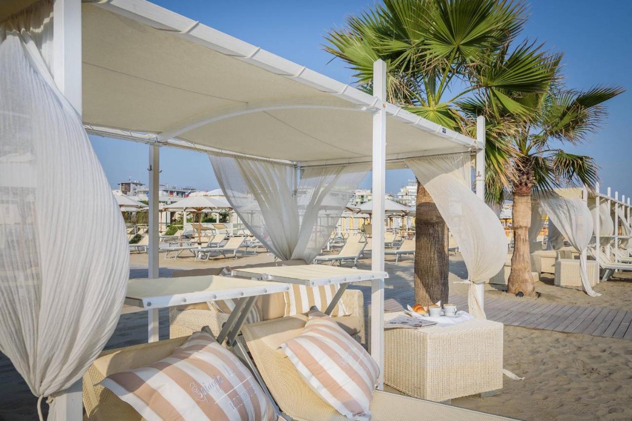 Residence Lungomare - Charming Apartments Riccione Eksteriør billede